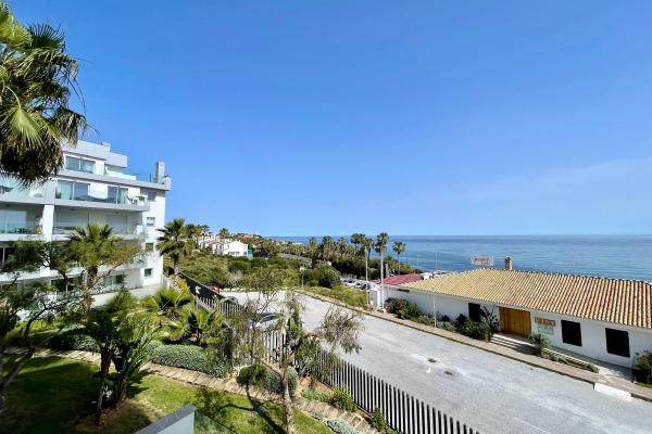 Apartamento con Vistas al Mar a 200 m de la Playa – 3 Do...