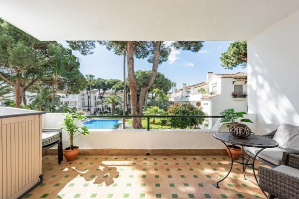 Apartamento en venta en Estepona