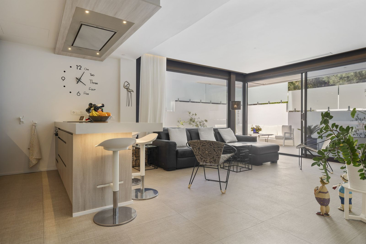 Modern Coastal Living in Cabopino – Ground Floor Apartment with Private Garden and Premium Finishes