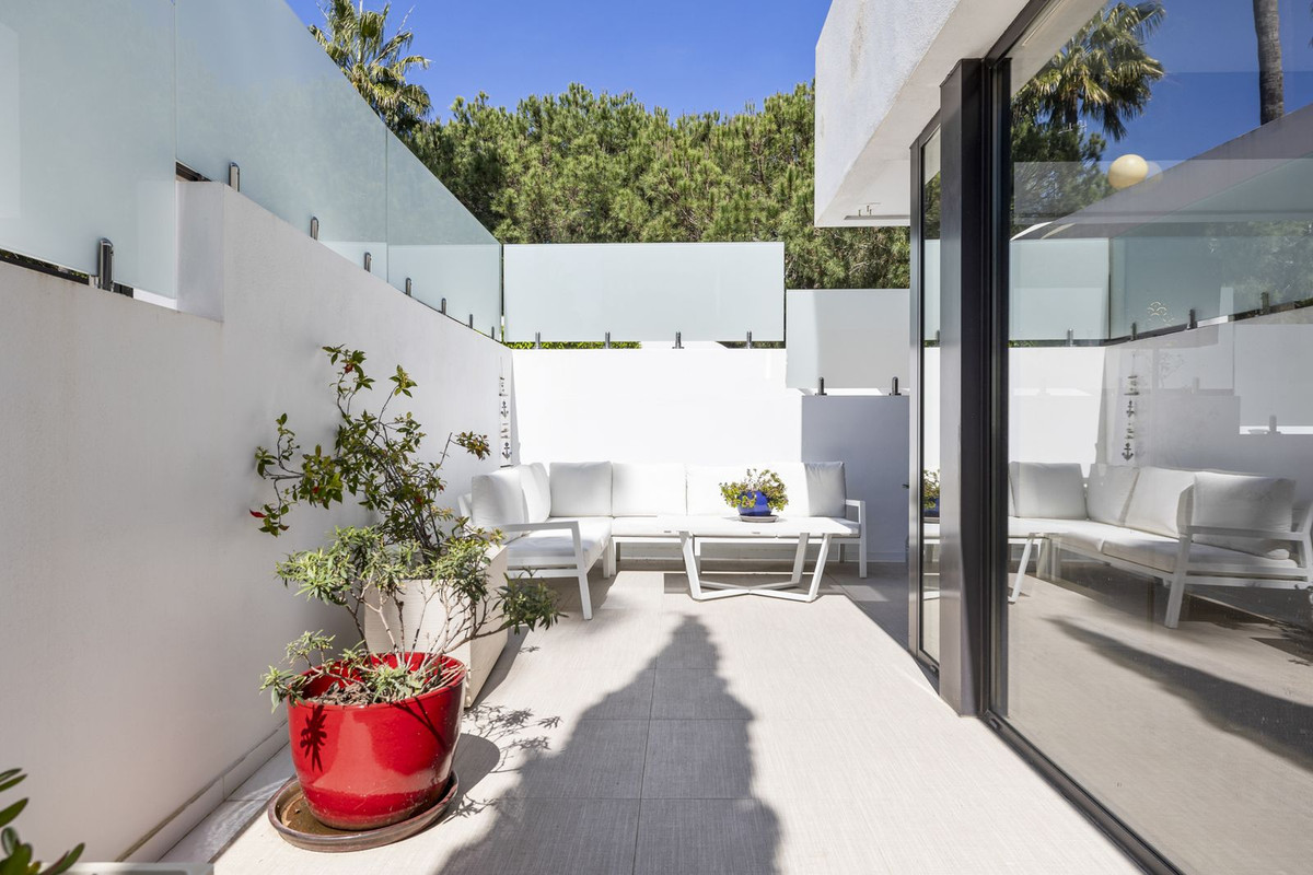 Modern Coastal Living in Cabopino – Ground Floor Apartment with Private Garden and Premium Finishes