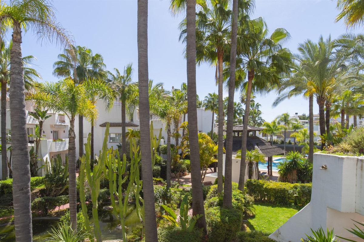 Exclusivo apartamento en Jardines de Aldaba