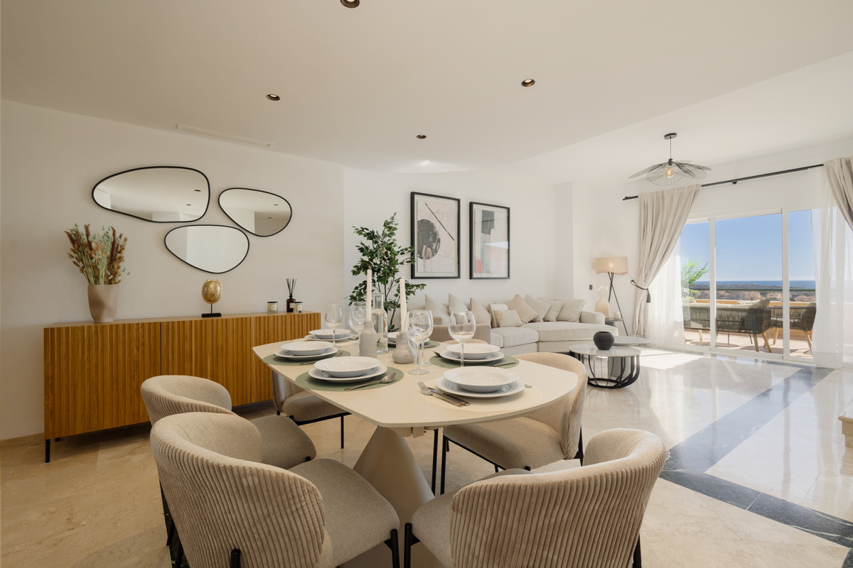 ¡Apartamento de Venta Sin Amueblar en Elviria Hills – Marbella Este