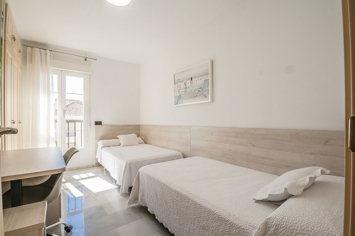 Luxury Beachside Apartment in Elviria – Space, Style & Comfort in a Prime Location