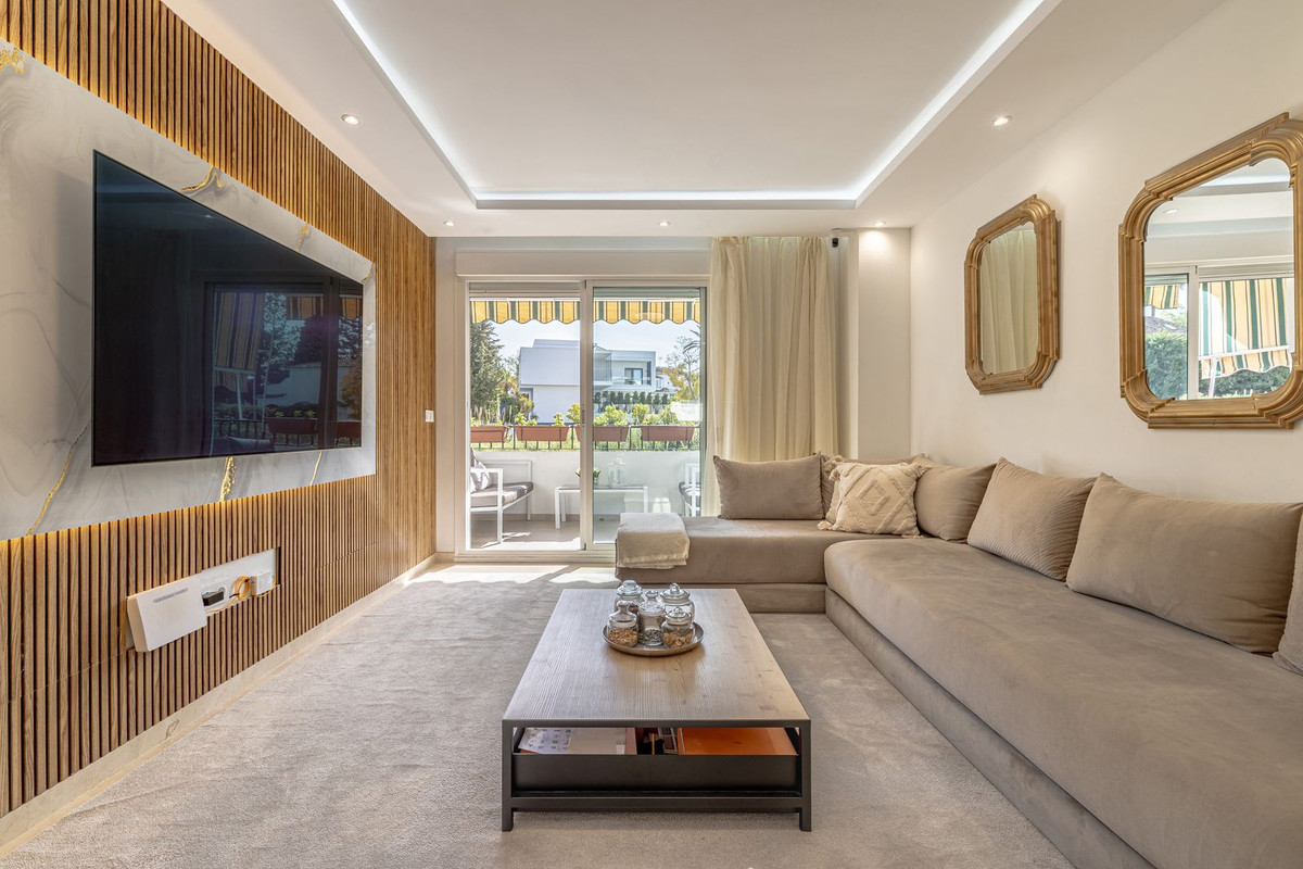 Apartamento reformado en Guadalmina Alta – 3 dormitorios, terrazas, piscina y excelente ubicación