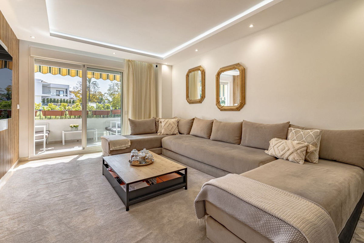 Apartamento reformado en Guadalmina Alta – 3 dormitorios, terrazas, piscina y excelente ubicación