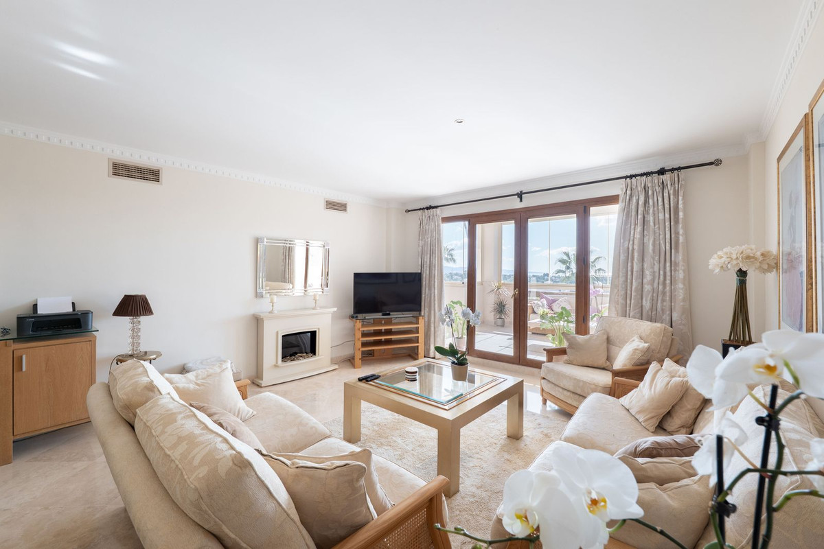 Apartamento amplio con vistas panorámicas en Paraiso Hills – Privacidad, confort y vistas únicas en El Paraíso