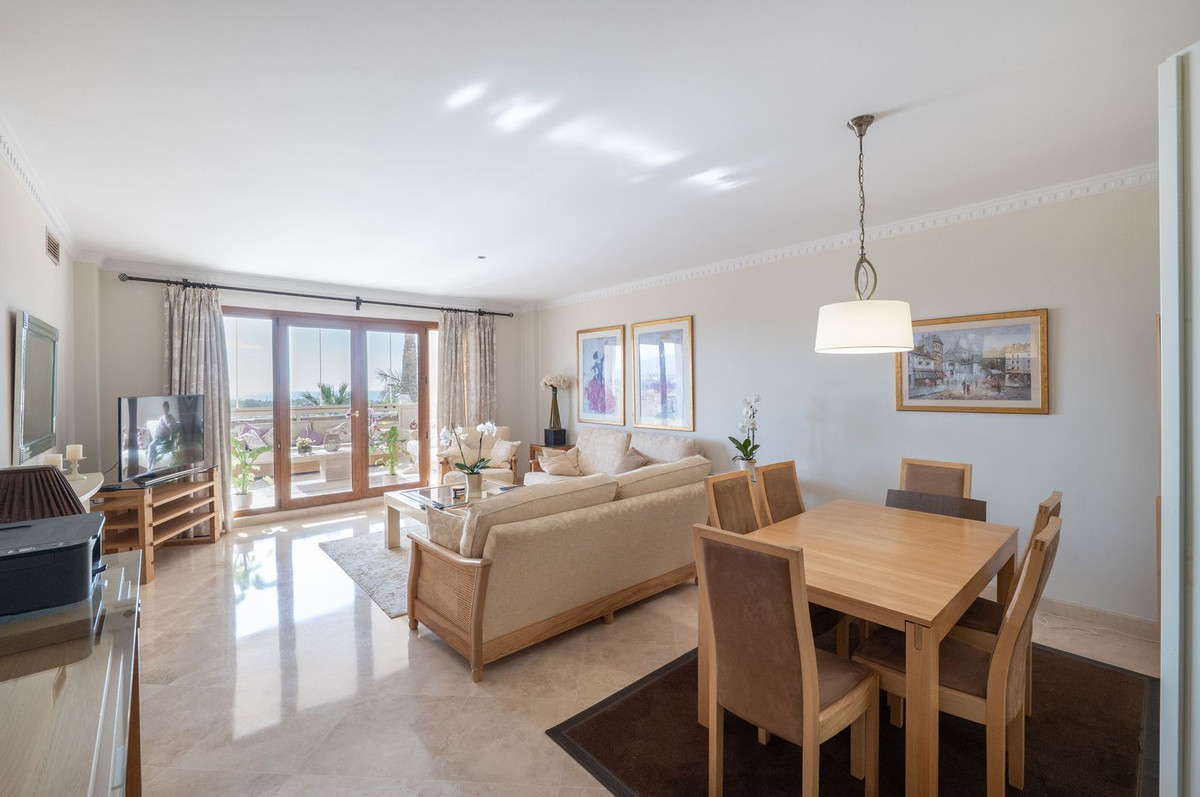 Apartamento amplio con vistas panorámicas en Paraiso Hills – Privacidad, confort y vistas únicas en El Paraíso