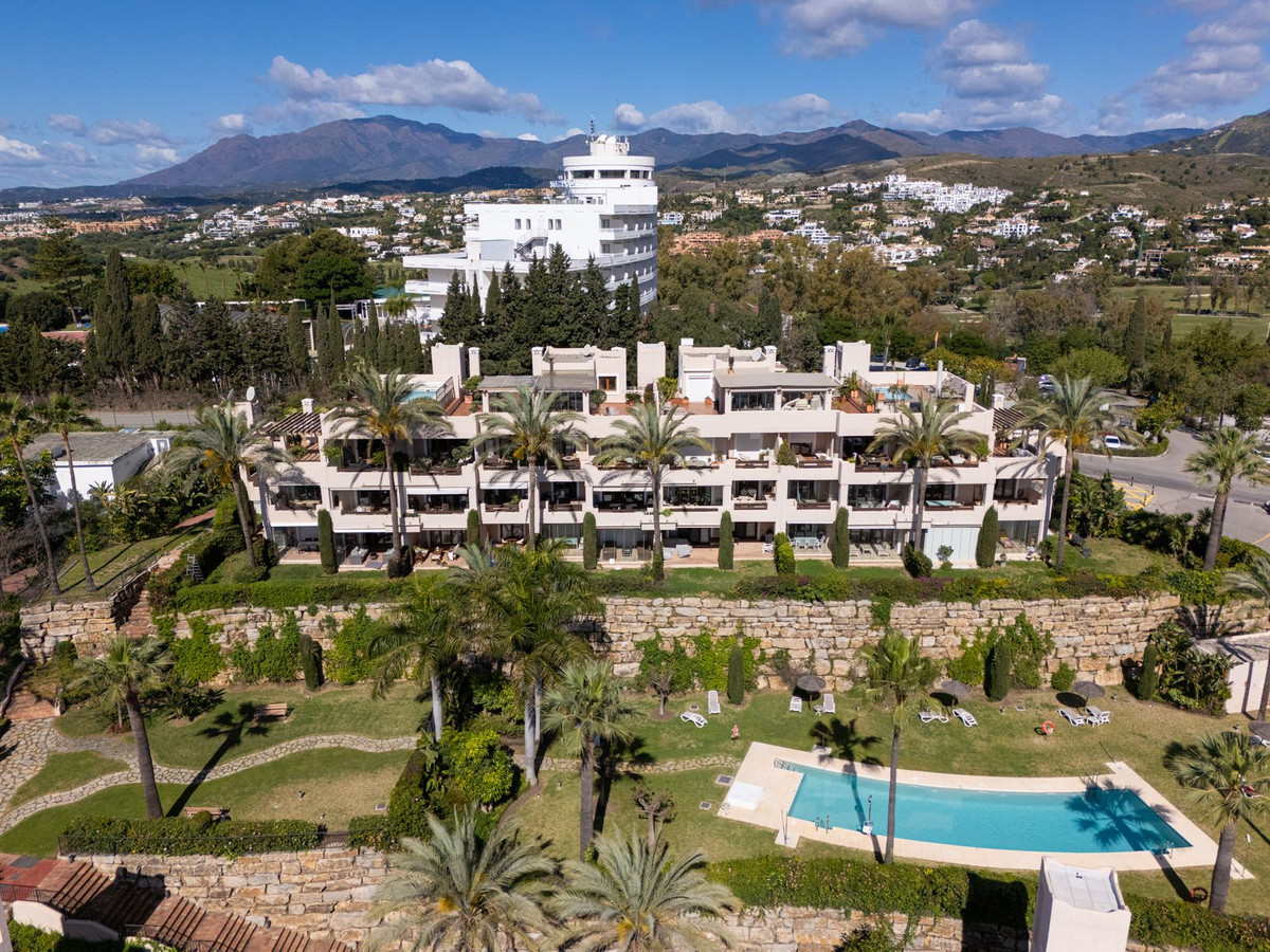 Apartamento amplio con vistas panorámicas en Paraiso Hills – Privacidad, confort y vistas únicas en El Paraíso