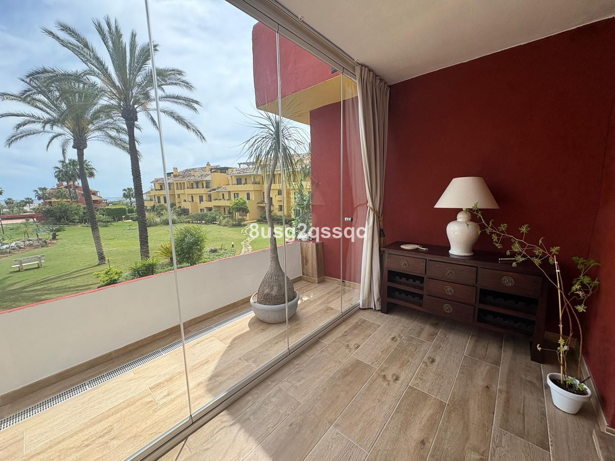 Exclusivo Piso Reformado con Vistas al Mar y Jardines Tropicales en Costalita