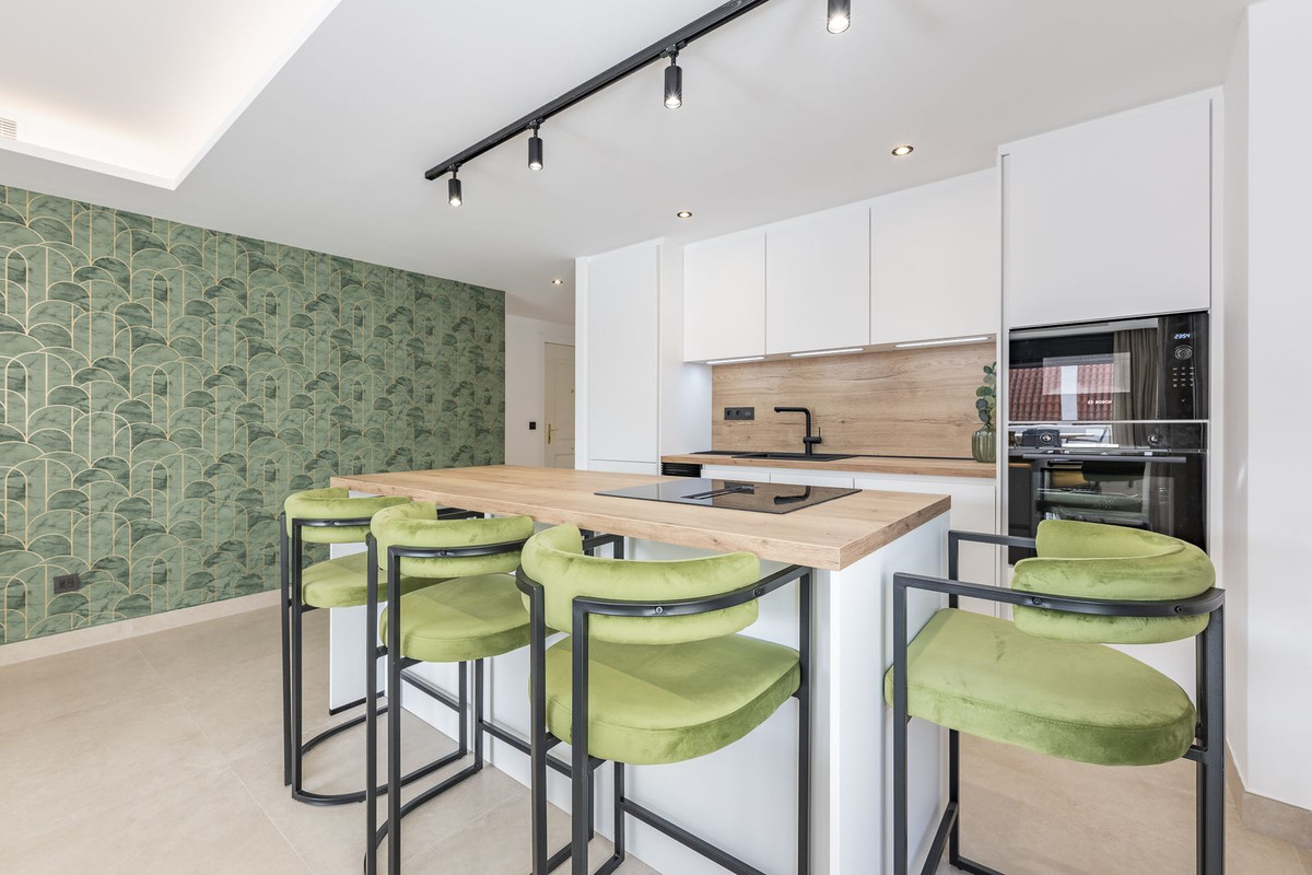 Apartamento Reformado con Estilo en Nueva Andalucía – Cerca de Puerto Banús y Campos de Golf