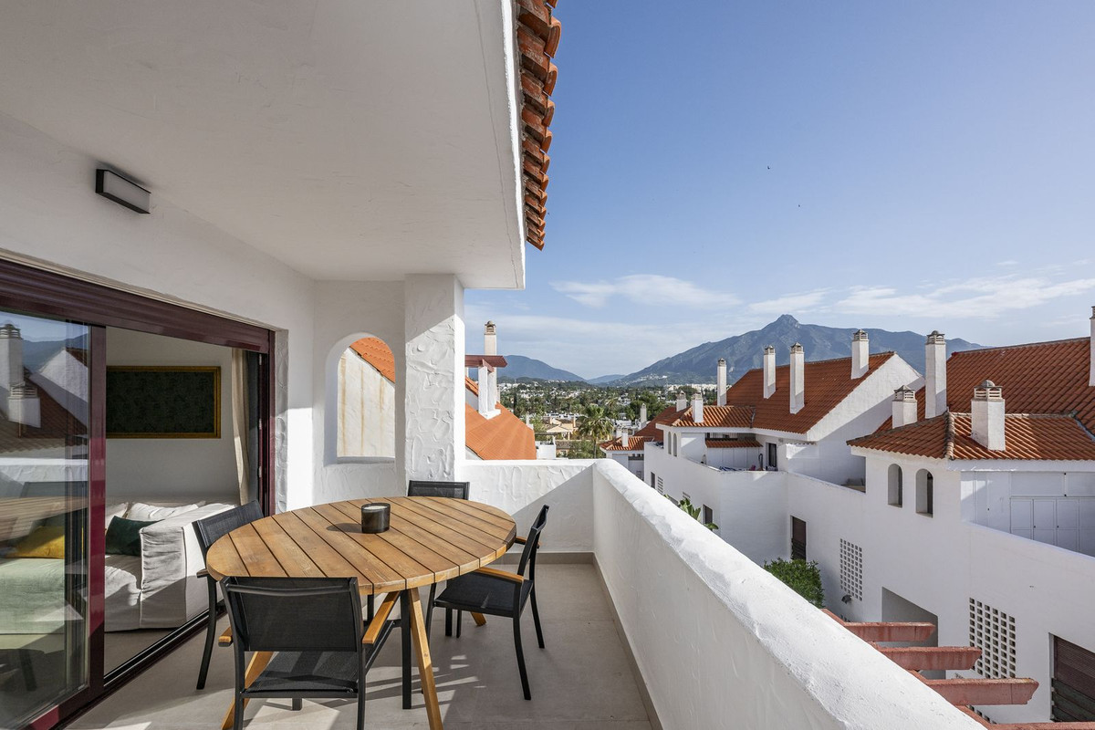Apartamento Reformado con Estilo en Nueva Andalucía – Cerca de Puerto Banús y Campos de Golf