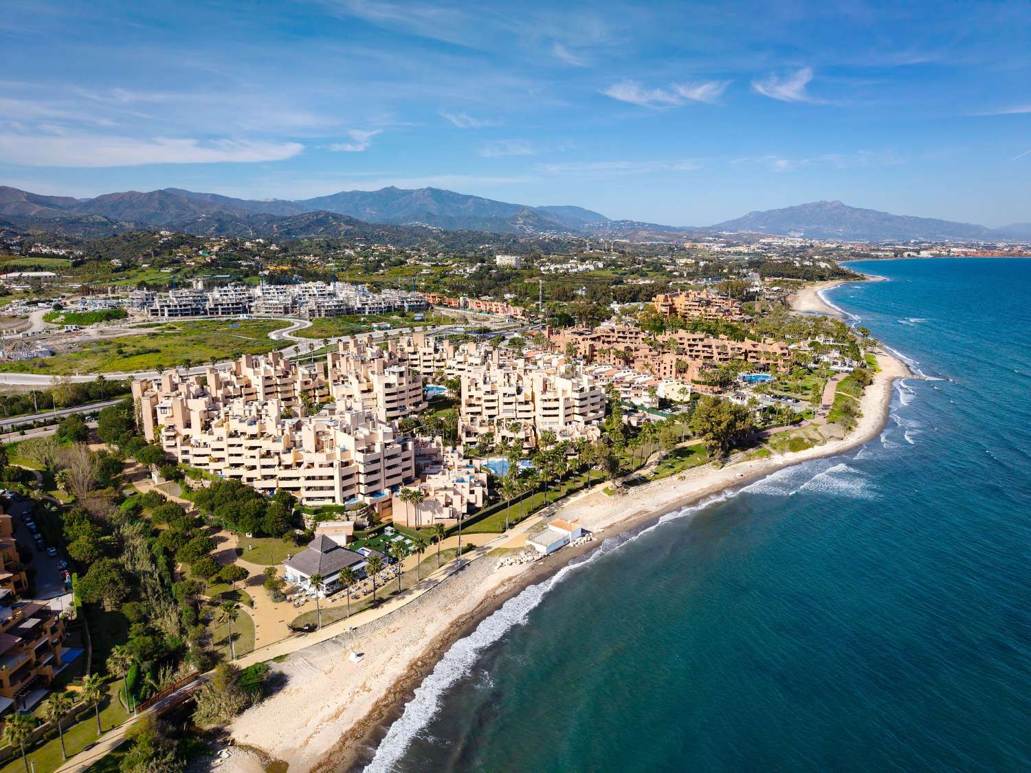 Luxury Beachfront Duplex Penthouse with Private Pool in Bahía de la Plata – Fully Renovated