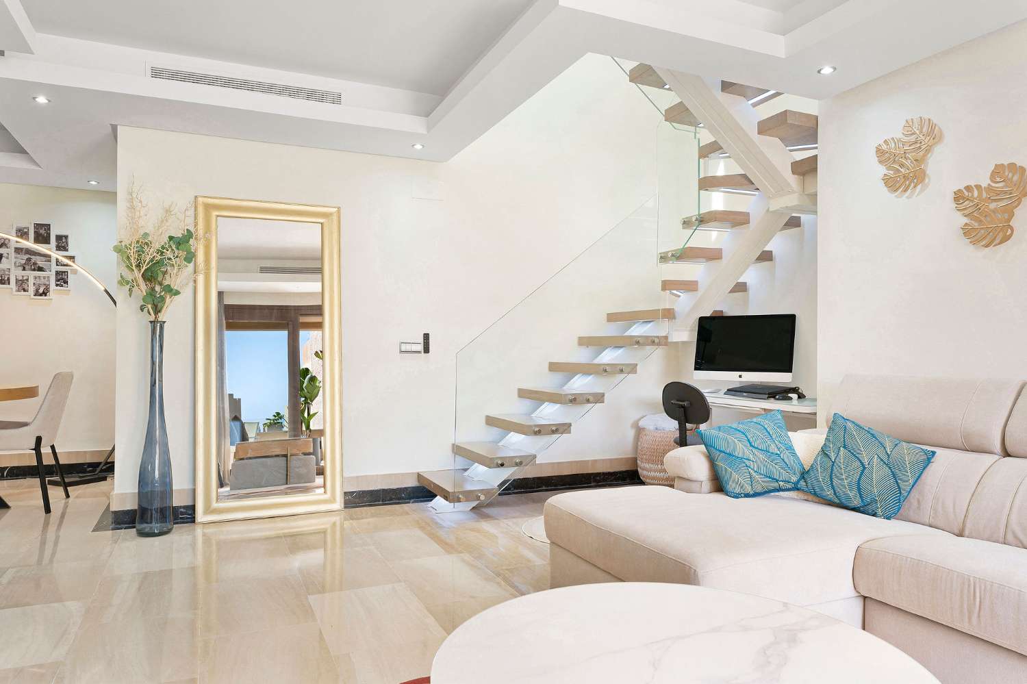 Luxury Beachfront Duplex Penthouse with Private Pool in Bahía de la Plata – Fully Renovated