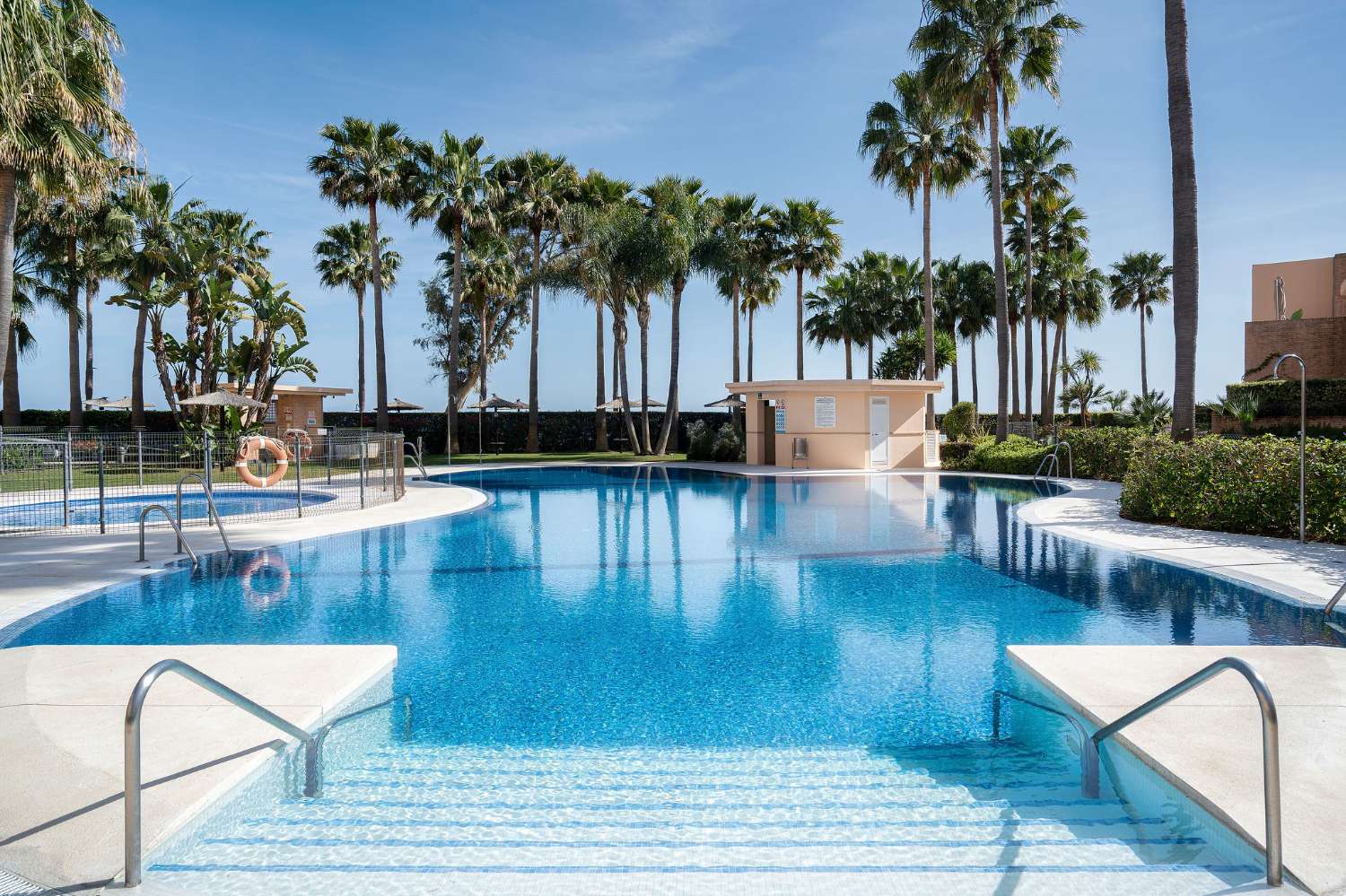 Luxury Beachfront Duplex Penthouse with Private Pool in Bahía de la Plata – Fully Renovated