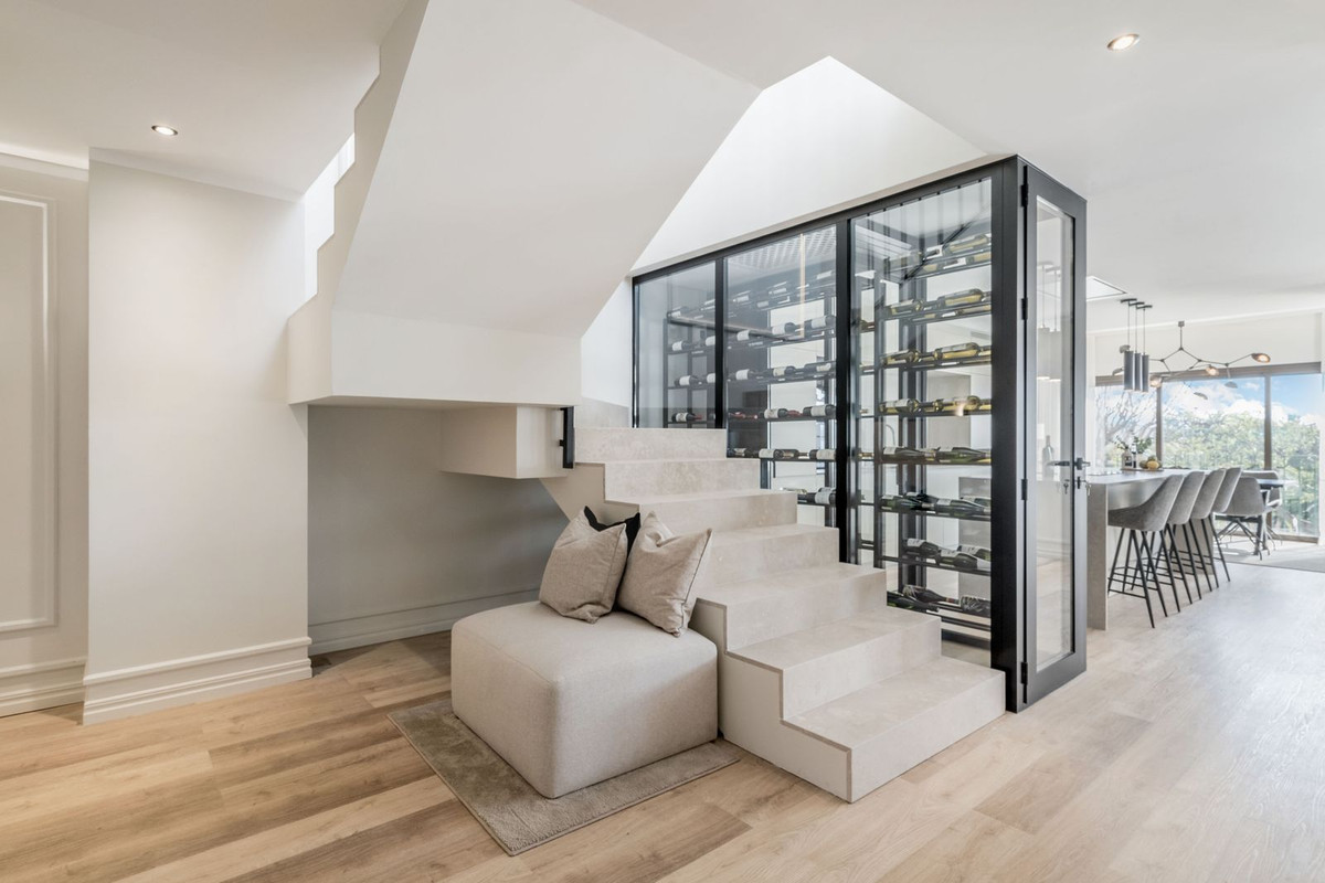 Penthouse de Grand Luxe avec Vue Mer, Design Sur-Mesure et Finitions Inégalées
